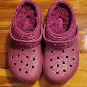 CROCS - Classic Raspberry Pink Glitter Fleece-Lined - J5